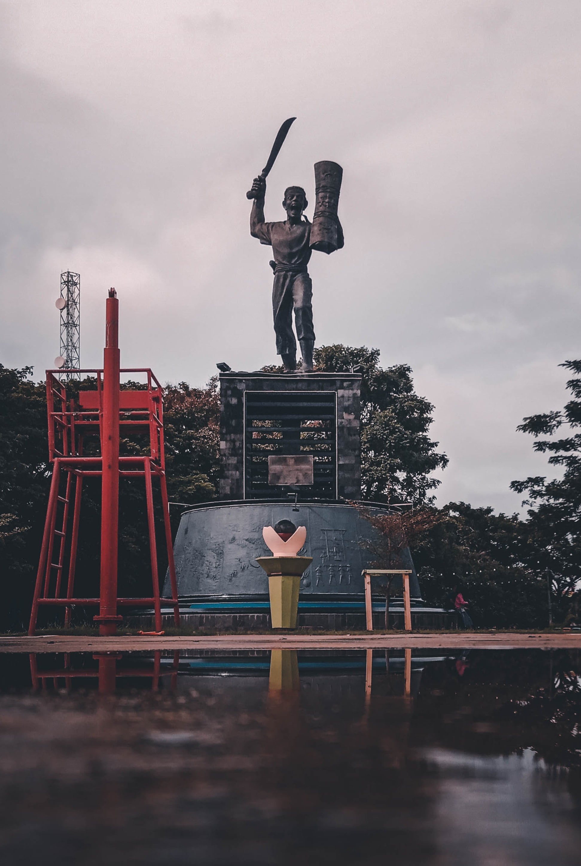 32. Maluku